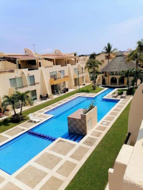 VILLA CON ALBERCA CON PLAYAS CERCANAS ACAPULCO DIAMANTE